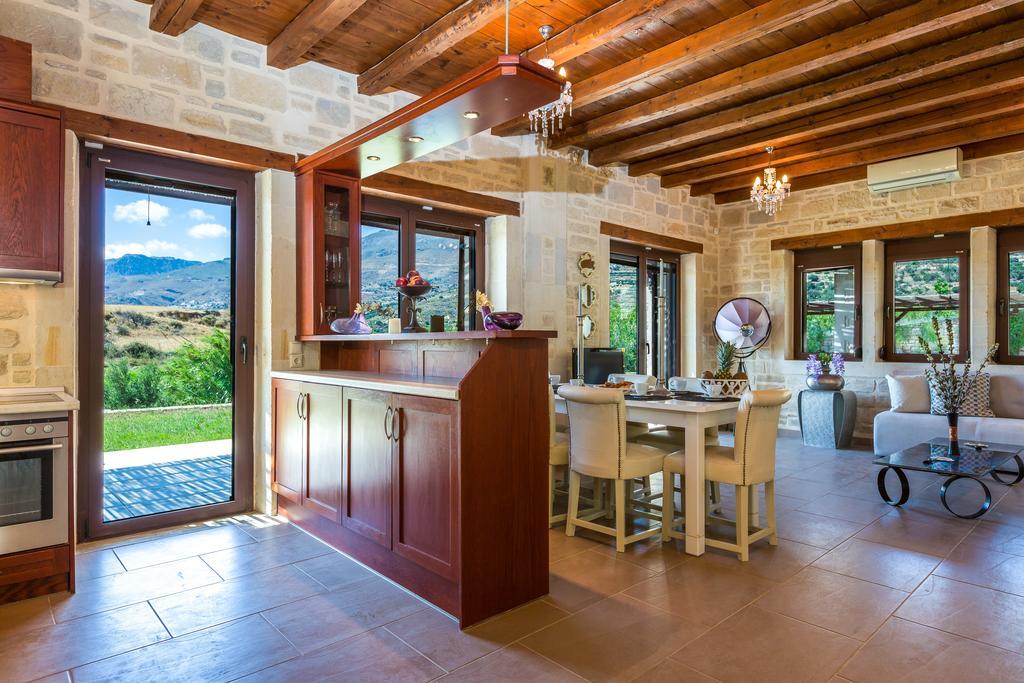 Poseidon Villa, Nestled In The Picturesque South, By Thinkvilla Lefkogeia Exterior photo