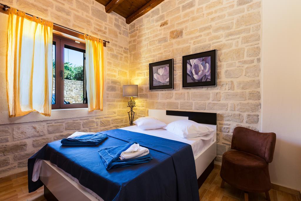 Poseidon Villa, Nestled In The Picturesque South, By Thinkvilla Lefkogeia Exterior photo