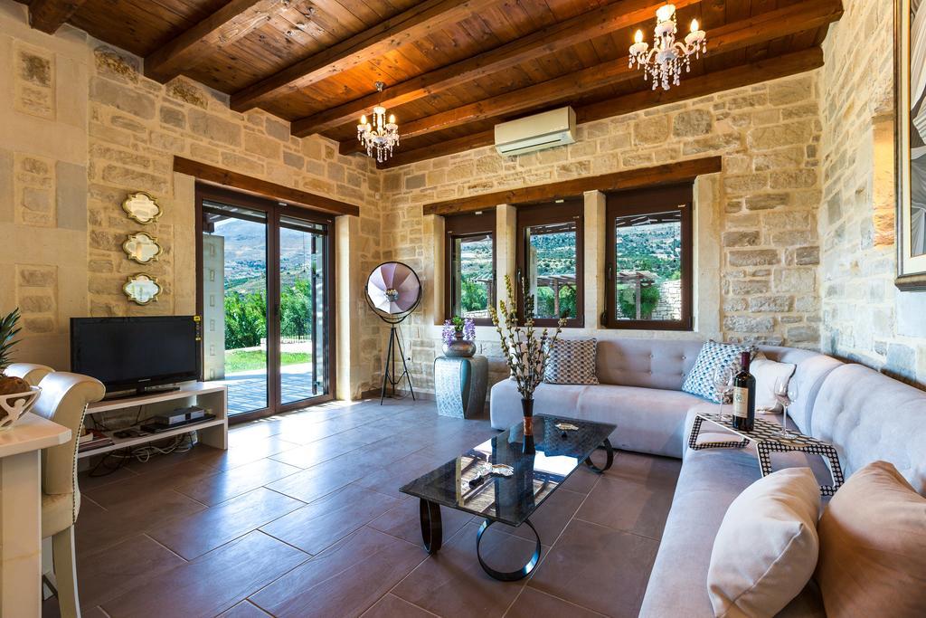 Poseidon Villa, Nestled In The Picturesque South, By Thinkvilla Lefkogeia Exterior photo
